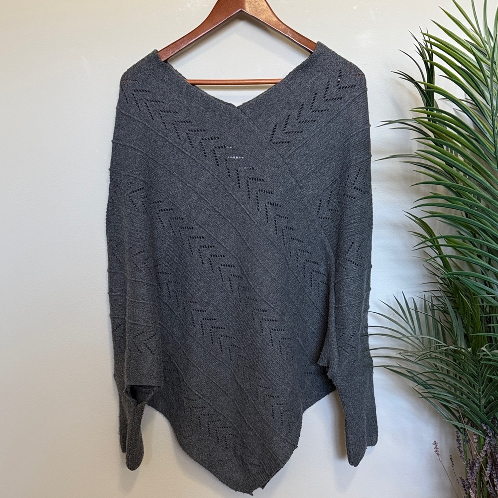Chic Gray Knit Poncho